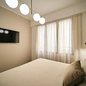  Apartment Caravaggio Golden House Next To Duomo Italy